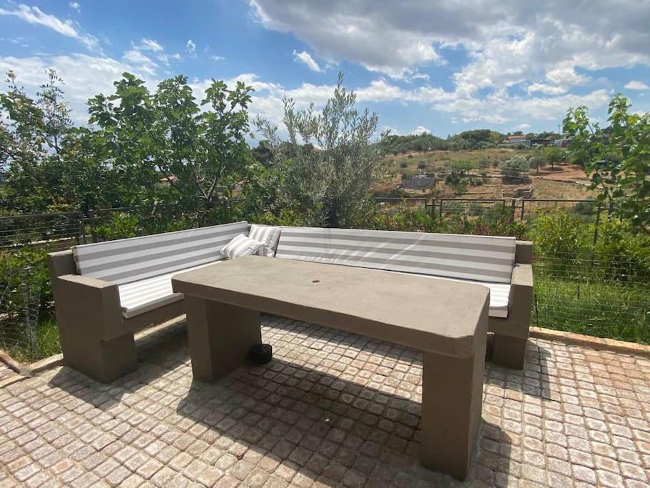 Apartament Summer House With A Pool Near Sea, Port & Airport Rafína Zewnętrze zdjęcie
